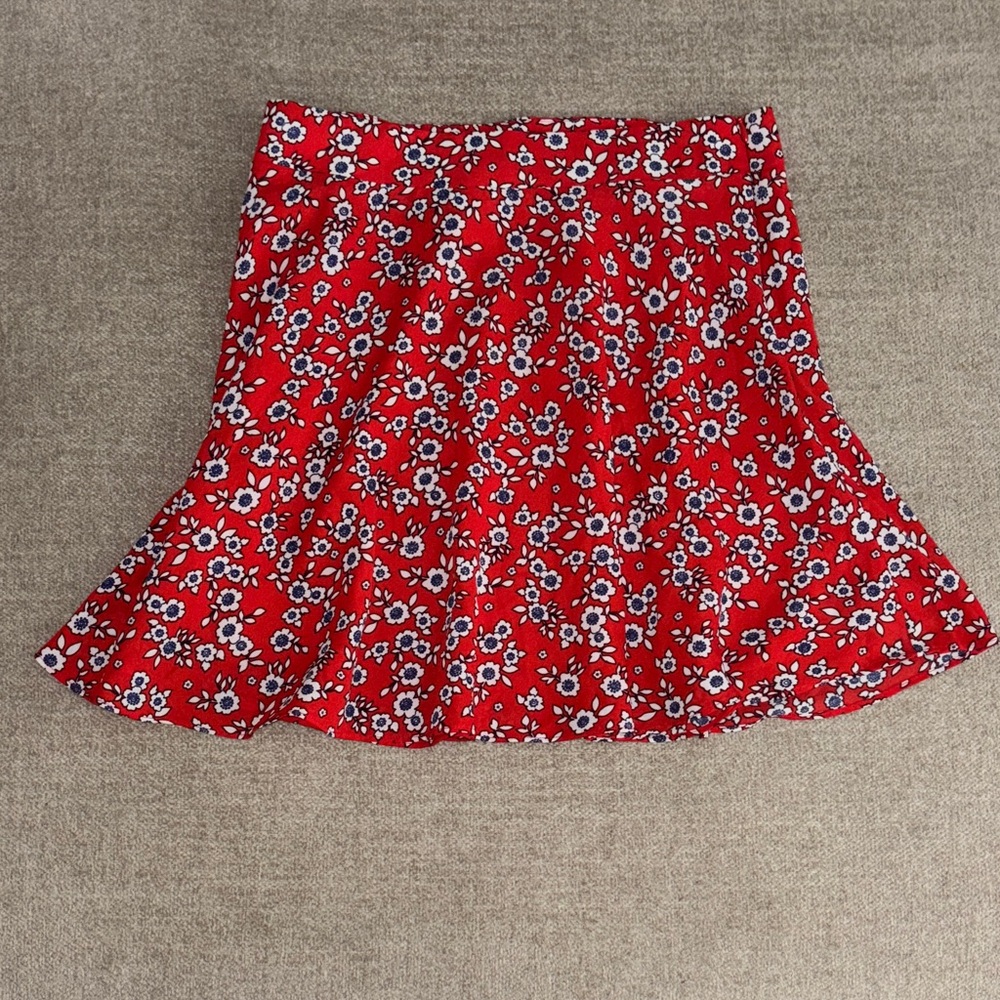 Chic Red Floral Skirt